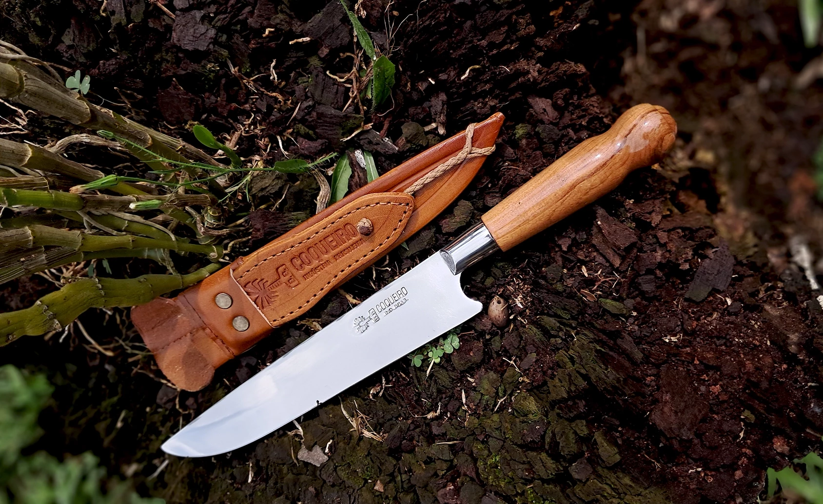 Faca inox cabo torneado de madeira com bainha de couro artesanal 7" - Ref: 207 IMT BFT