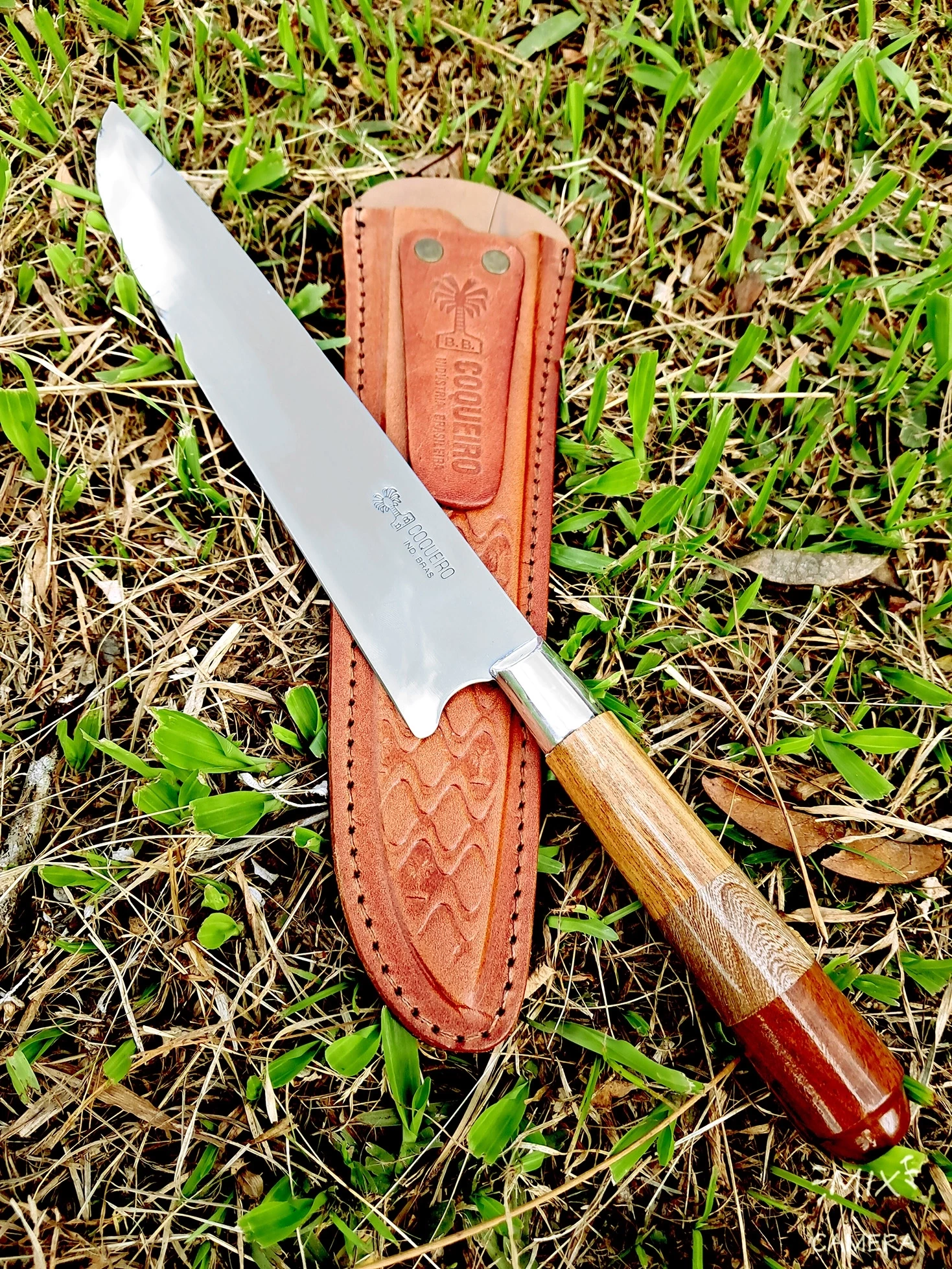 Faca inox cabo bicolor de madeira com bainha de couro artesanal 9" - Ref: 209 IMB BFT