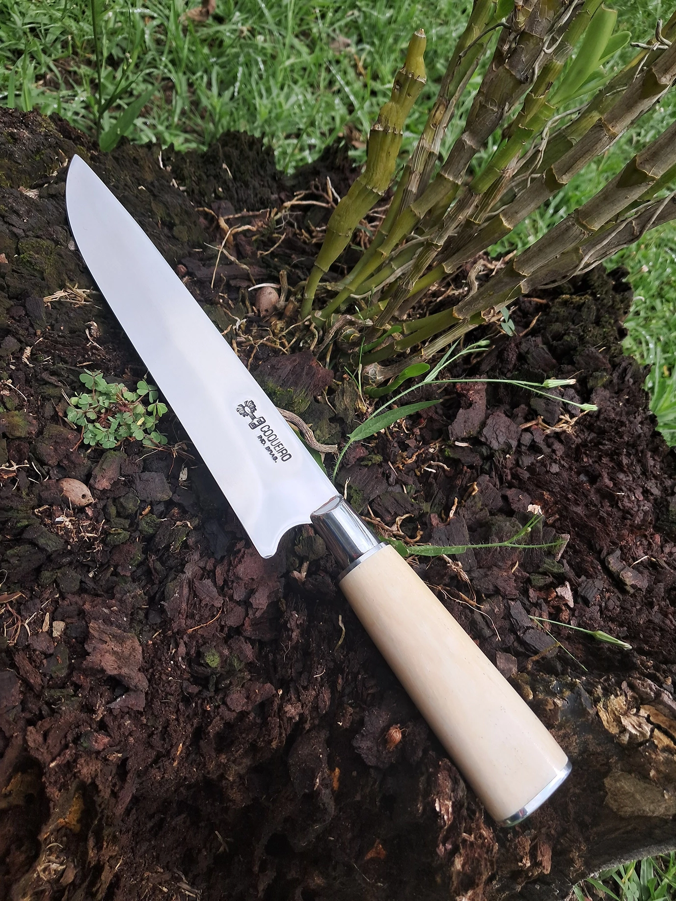 Faca inox com cabo de osso de 7" - Ref: 207 IO